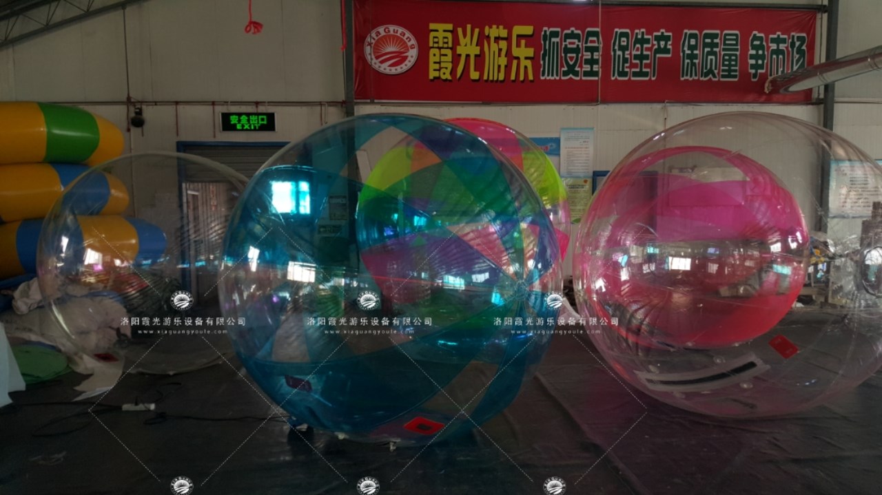 北京透明水上步行球